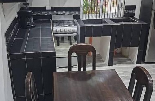 Retalhuleu House | Well-equipped house, court, A/C, +Pets