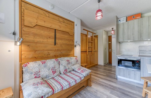La Morte Apartment | Well-Equipped Studio with Enclosed Balcony and Mountain View