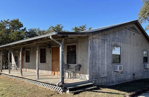 Bandera House | West 1077 Guest Ranch - Hackberry Room 7