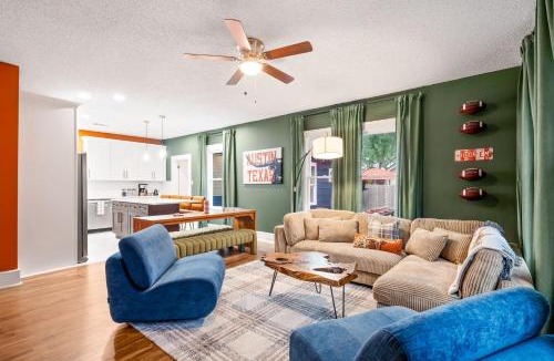 North University House | Western Tailgate -Sleeps 15 Hot Tub Bocce by UT
