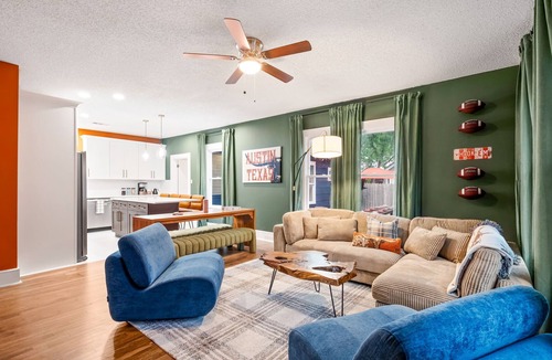 North University House | Western Tailgate -Sleeps 15, Hot Tub, Bocce, by UT