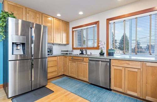 Genesee Apartment | Westside Den