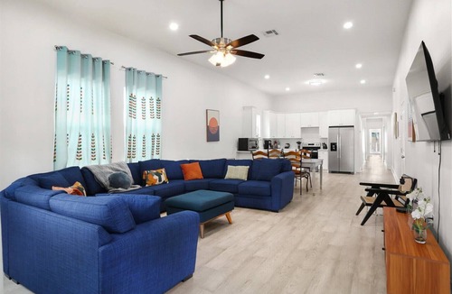 Mid-City House | Whimsical 5BD | Pool |Parking| Streetcar Location!