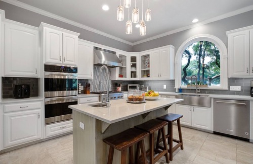 Dripping Springs House | Whispering Oaks Main House: Pool/Hot Tub/Fire Pit/10 Acres