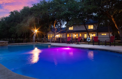 Dripping Springs House | Whispering Oaks Main House: Pool/Hot Tub/Fire Pit/10 Acres