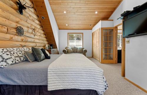 Bear Valley House | Whispering Pines Lodge | Family Mountain Retreat