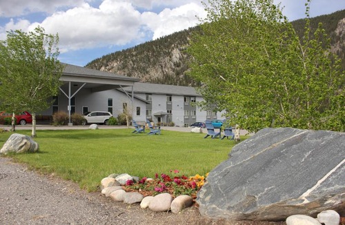 Big Sky Hotel | Whitewater Inn