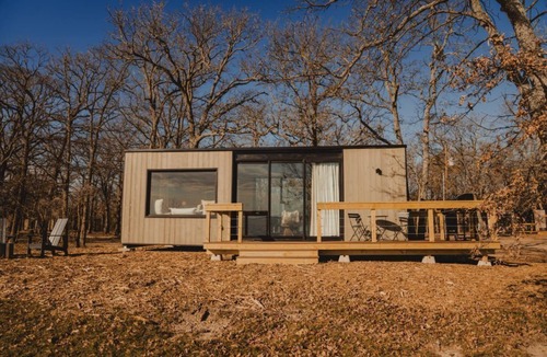 Quinlan Cabin | Wilding Hotels Tawakoni Scenic Deluxe