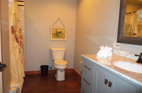 Diamond Valley Apartment | Willow Manor