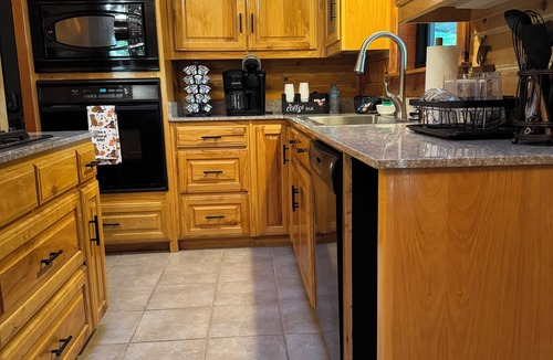 Myra Cabin | Windwalker elite cabins and events experience tranquility in this 3BDR 2BTH