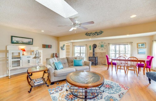Winnsboro House | Winnsboro Lake Retreat: On-Site Swimming & Fishing