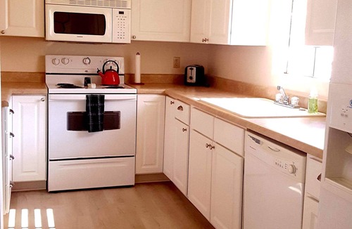 Chandler House | Winter renters left early! Book your April stay in Sun Lakes!