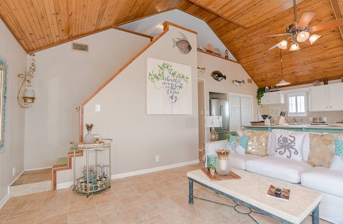 San Luis House | WINTER SPECIAL! Fishing off the dock and minutes to the beach!