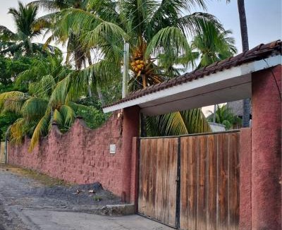 Chulamar House | With that poetic garden and the sea very close