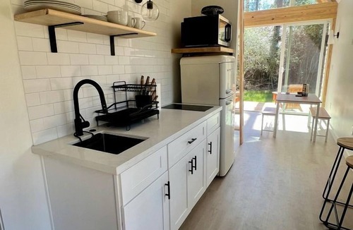 Montgomery Cabin | Wonderful Cabin with Great Forest Sights in Montgomery, Texas