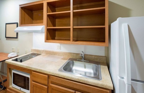 La Porte Hotel | WoodSpring Suites Houston La Porte