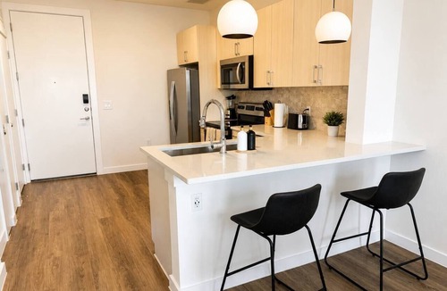 Brentwood Apartment | Work & Stay | Chic North Lamar 1BR