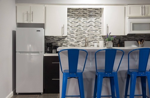 Neartown Apartment | Your Montrose Studios! Sleeps 60/30BR/30BA/25PA ⭐️⭐️⭐️⭐️⭐️
