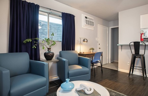 Hyde Park Apartment | Your Montrose Studios! Sleeps 62/31BR/31BA/25PA ⭐️⭐️⭐️⭐️⭐️