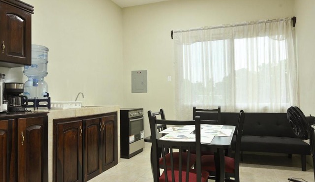 1 Apartamentos Petenchel, por Aeropuerto Flores Peten 1