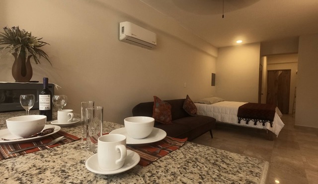 1 BR equipped kitchen - pool and 5 min walk to sea!