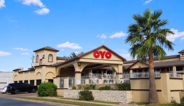 1 Unit Family Getaway 2 Queen Beds, Cozy Pool & Free Parking