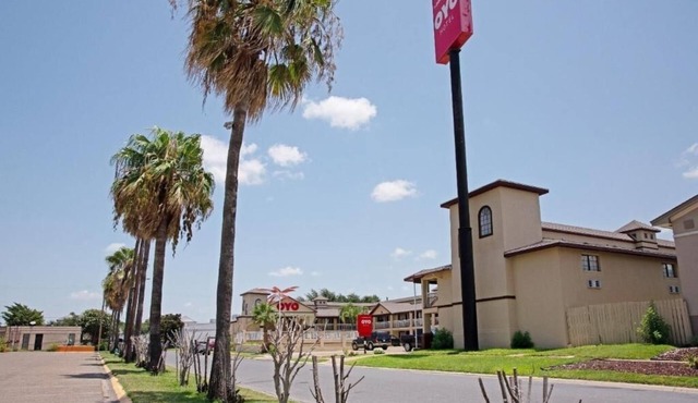 1 Unit | Poolside Retreat Pet-Friendly with Free Parking