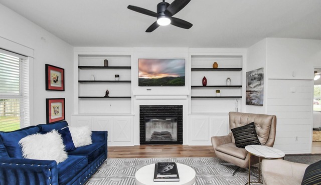 10min from Fort Bend Epicenter 13min from Memorial Herman Stylish 4 Bedroom Home