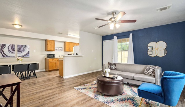 12D- Charming 3-Bedroom Apt in Cypress, In-Unit Washer&Dryer + 2 Parking Spaces