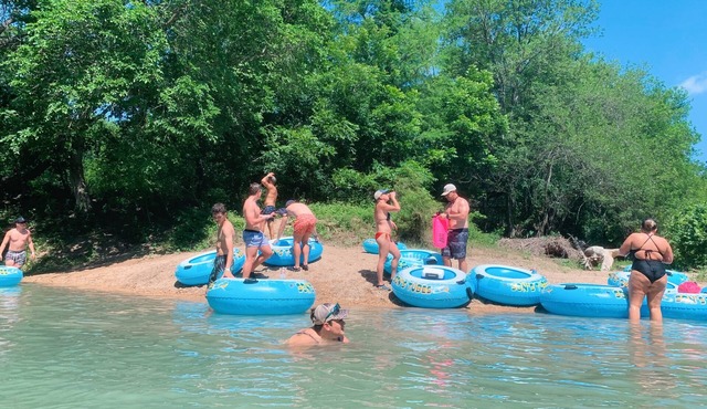 #15 Son's River Ranch - Glamping Cabin w/2 Queen Beds
