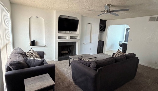 2 bedroom apartment in gated community with a beautiful Mountain View,