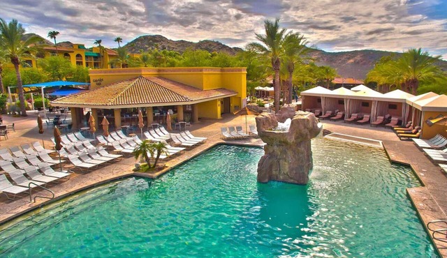 2 Comfortable Resort Rooms in Mountain Resort w/Seven Pools & Water Slide in Phoenix