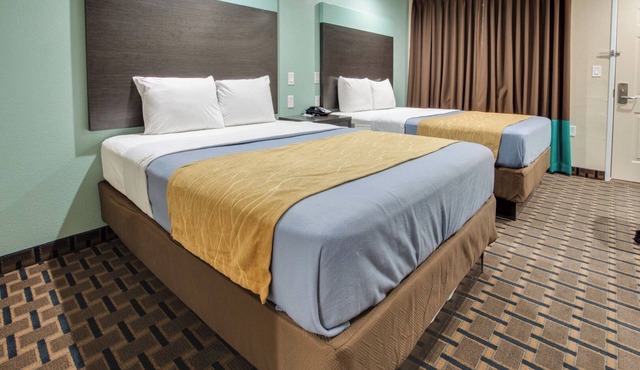 2 Queen Beds Non Smoking - Scottish Inns White Settlement, Budget Friendly Stay