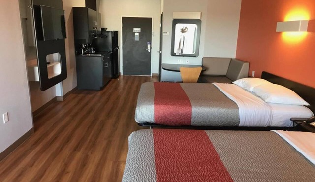 2 Queen Beds | Non-Smoking, Kitchen, Shower