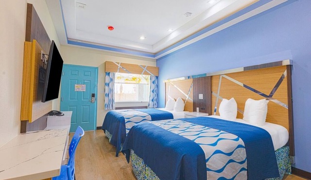 2 Queen Beds with Kitchenette Perfect for Family Escapes - 2 Serene Units