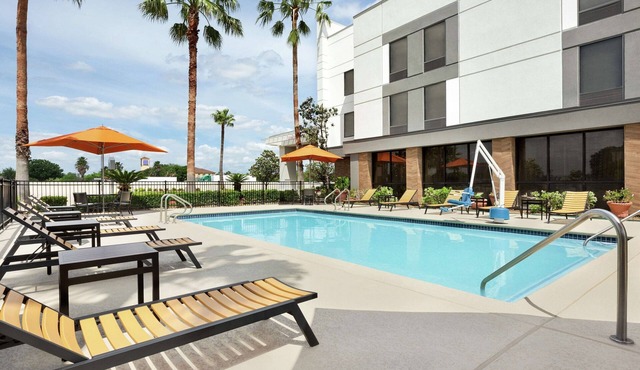 2 Relaxing & Pet-Friendly Room for Families | On-Site Parking Available