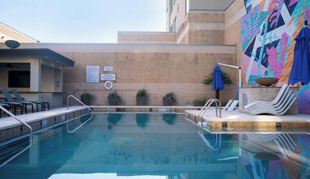 2BR/Modern Haven/Across from Gucci at The Domain
