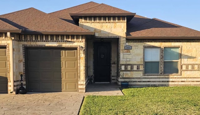 3 bdr 2 bath open concept home.