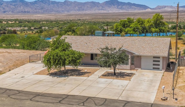 3 bed/2 bath River/Mountain Views,just steps to the Colorado River & Rotary Park