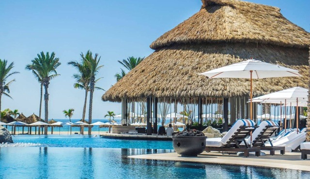 3 Coastal King Suites w/Kitchen & Balcony – 5-Min Drive to Plaza Mijares Hub