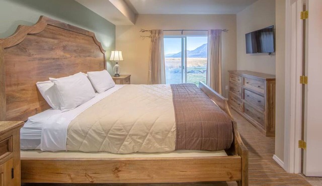 3 Units | Mountain Thrill Escape | Outdoor Fun & Hot Springs Retreat in Douglas County