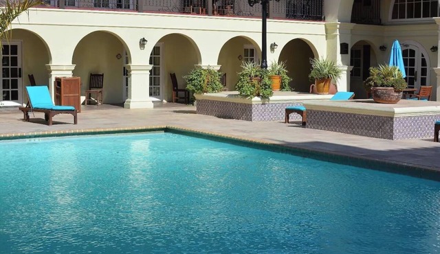 3 Units | Pet-Friendly Laredo stay w/Pool & Bar
