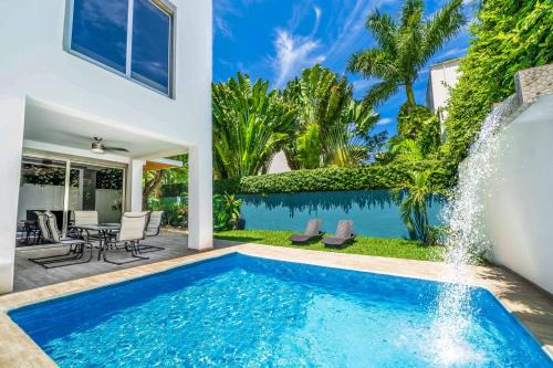 4 Bedroom Luxury Villa with Private Pool