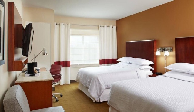 4 Relaxing Units, Swimming Pool, Free Parking, Near The Gardens Houston