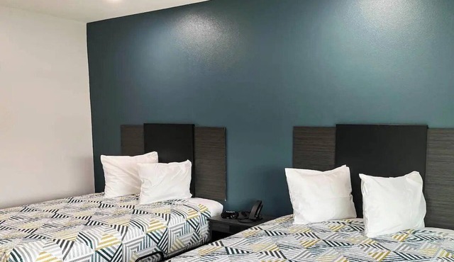 4 Rooms for Big Groups & Families | 5.5 Mi. Away from Clear Creek Golf Club