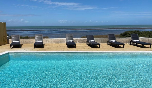 4000SF Waterfront Home, With Pool, Sleeps 20