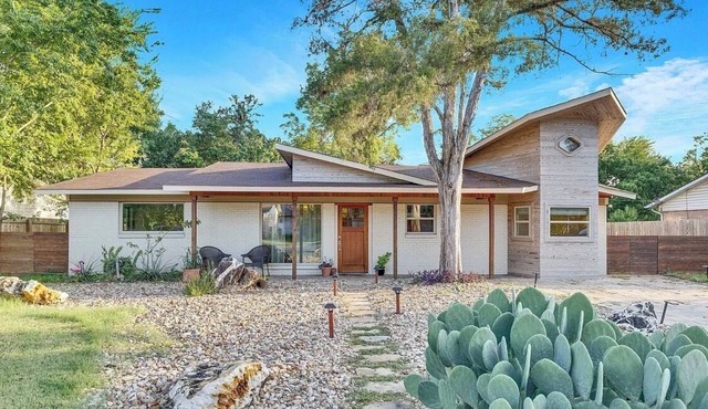 4br Ranch Style Home - Central Austin