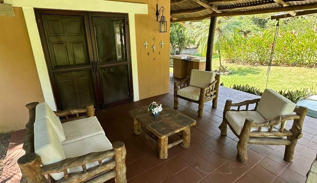 5 minutes away from the IRTRA theme parks! Ideal house with private pool.
