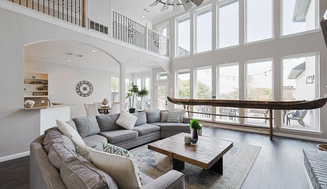 5BR Lakefront Luxury | Pool, Dock & Views
