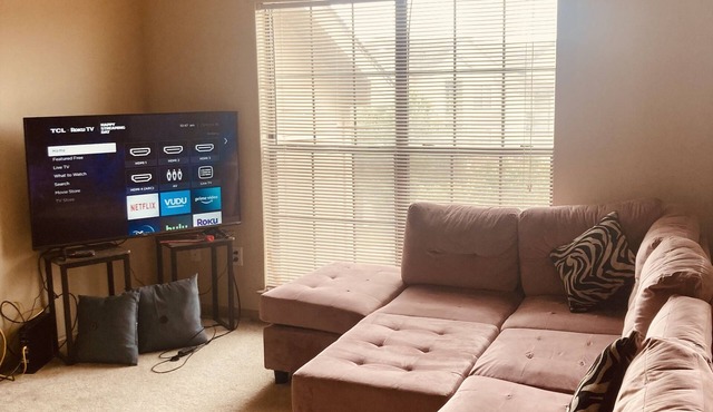 A Beautiful sunny Quiet & comfy 1 bedroom apartment
